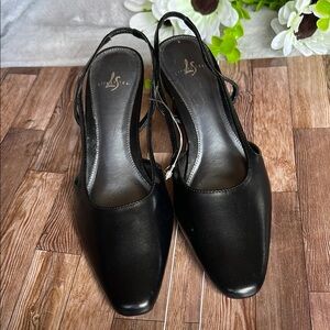 Life Stride Black Heels with Sleek Design
